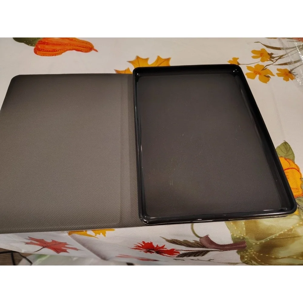 Kindle Paperwhite 11th Gen 2021 6.8in leather highland Cow. X003W9PJRB